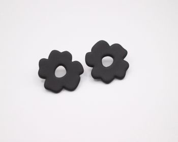 Studs blommor (mattsvart)