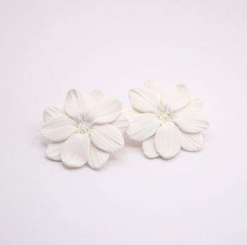 Blommor studs (vit)