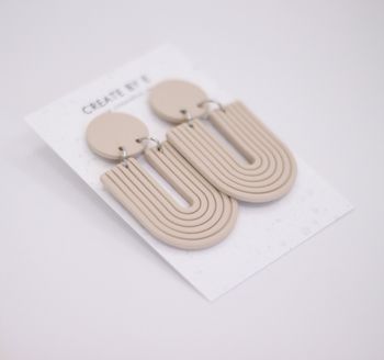 Curve (beige)