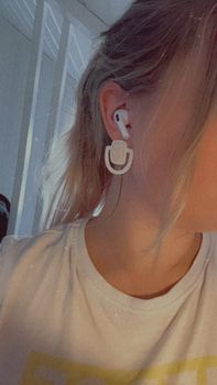 Studs (svart/randig)