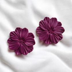 Blommor studs (magenta) 4cm
