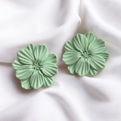 Blommor studs (ljusgrön) 4cm
