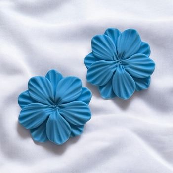 Blommor studs (klarblå)