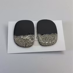 Studs (mattsvart/glittergloss)
