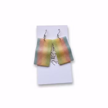 Sockriga remmar på krok