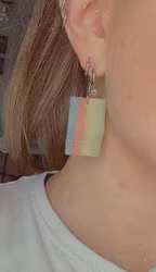 Sockriga remmar på krok