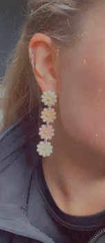 Blommor på rad (gul/peach)