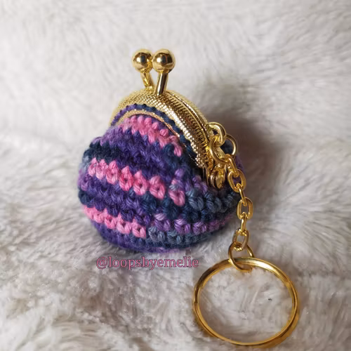 Virkad portmonnä/minibörs med nyckelring (Flera färgval)