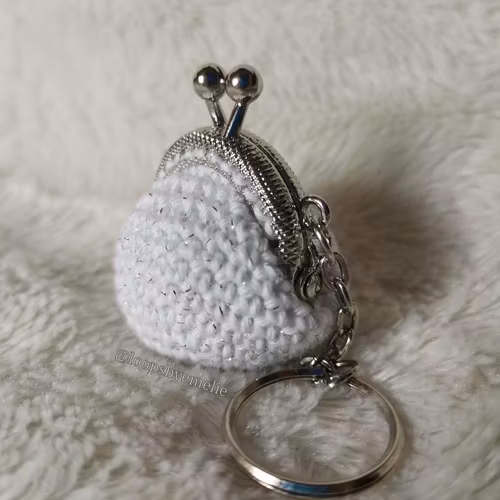 Virkad portmonnä/minibörs med nyckelring - Glitter (Flera färgval)