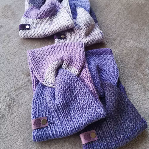 Dubbelstickat pannband med twist