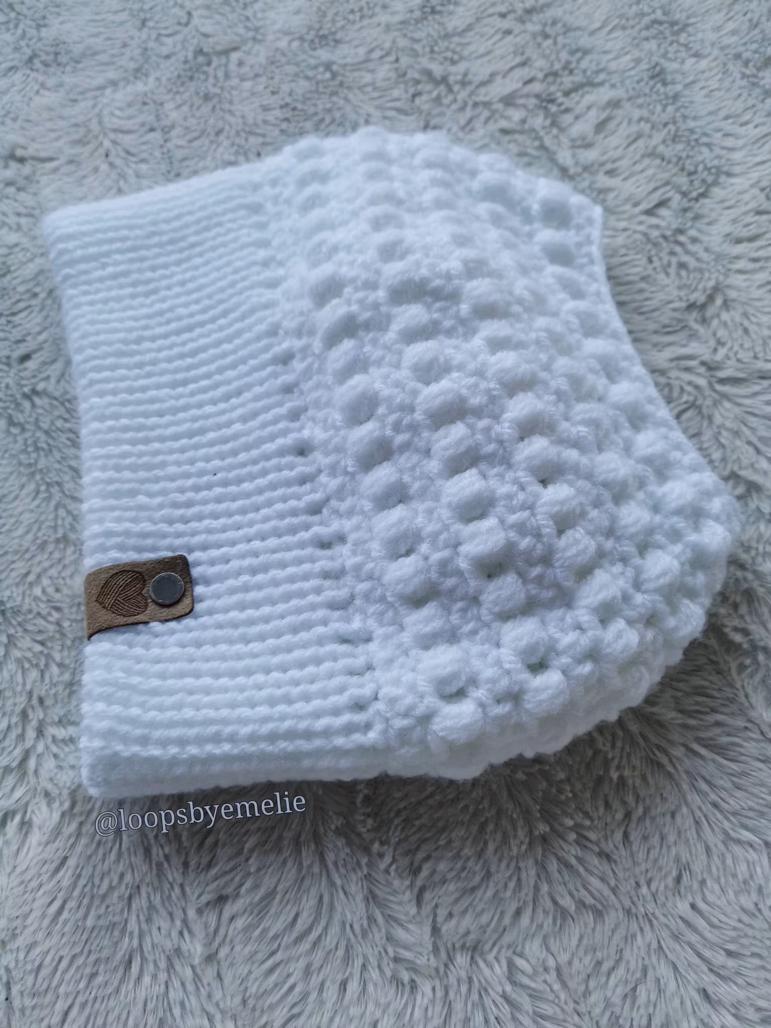 Mössa med hål / Messy bun beanie