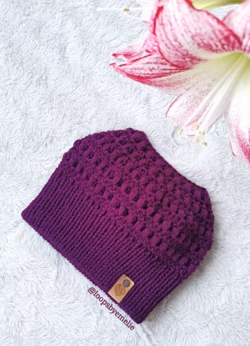Mössa med hål / Messy bun beanie