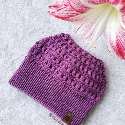 Mössa med hål / Messy bun beanie