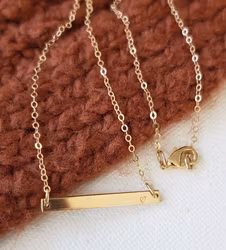 Gigis Petals - Goldbar Heart Necklace