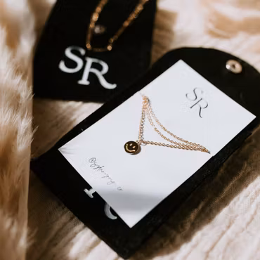 Sydney Rose - Tiny Smile Gold Necklase