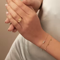 Wanderlust + Co - Belle Gold Curb Chain Bracelet