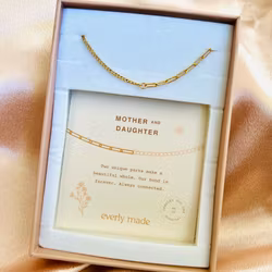 Everly Made - MOR & DATTER Gullkjede
