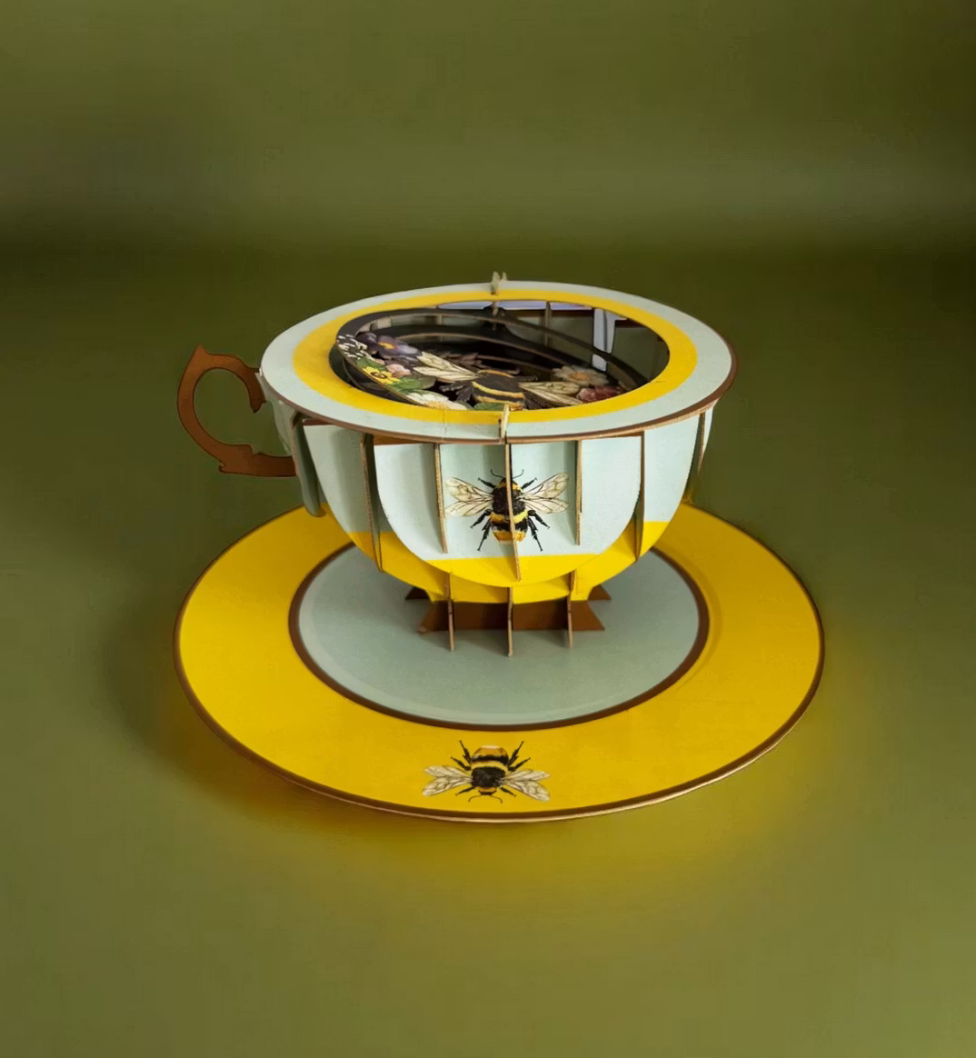 A Cup of Tea Pop Up Card - Bee