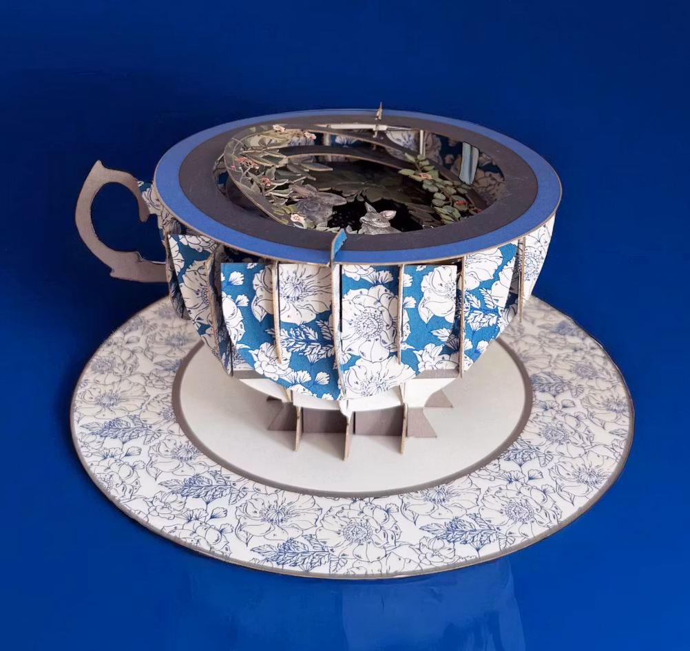 A Cup of Tea Pop Up Card - Kaniner