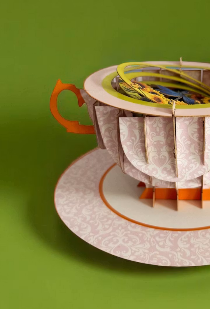 A Cup of Tea Pop Up Card - Solsikker