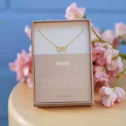 Everly Made - Linked Heart - Mamma - Gullkjede