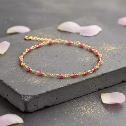 Une a Une - India Faceted Bracelet Raspberry