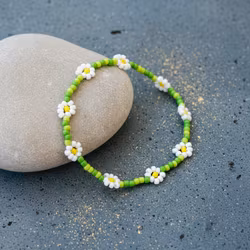 Mini Beads Armbånd - Blomster Grønn