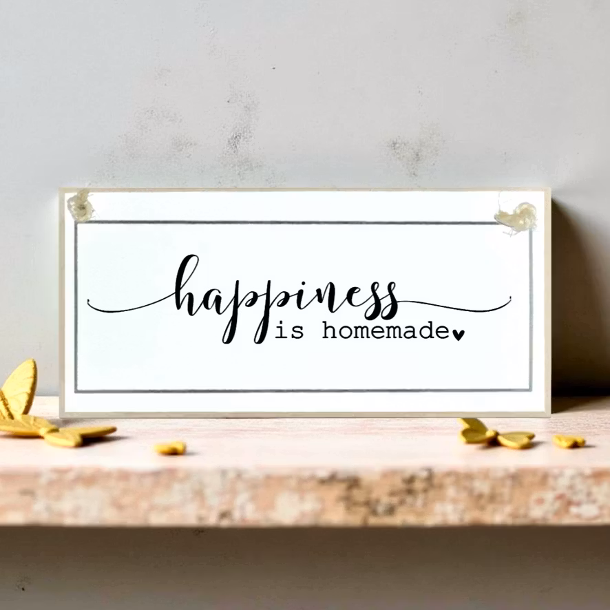 Crafty Clara Wooden Sign - "Happiness is Homemade"