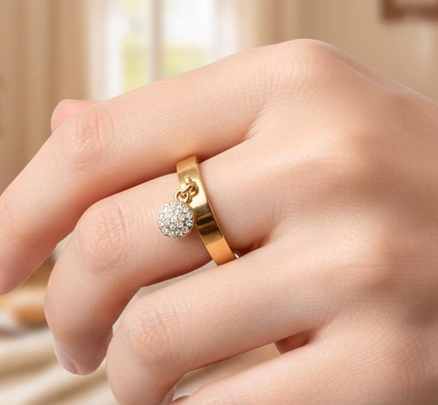 Justerbar Gullring med Hengende Charm