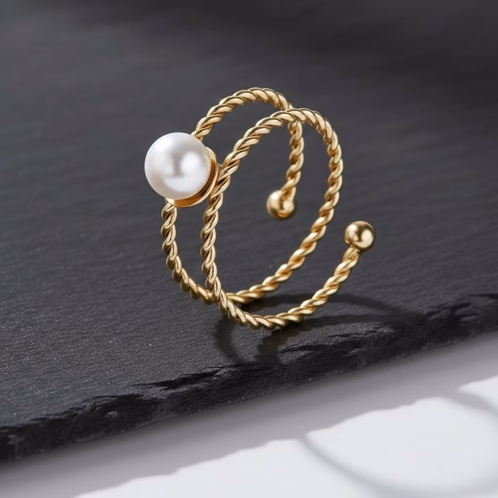 Justerbar Gullring med Tvunnet Design & Perle