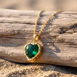 Gullkjede - Smaragdgrønt Hjerteanheng