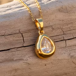 Gullkjede - Elegant Gullbelagt Dråpeanheng