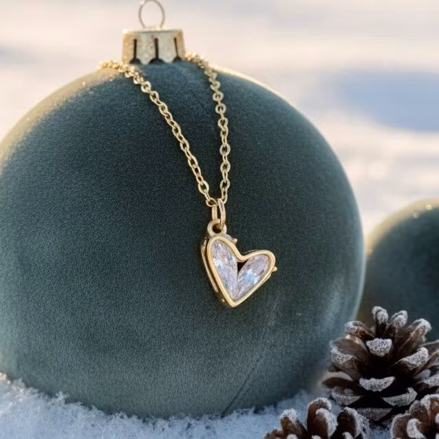 Marquise CZ Heart Frame Kjede