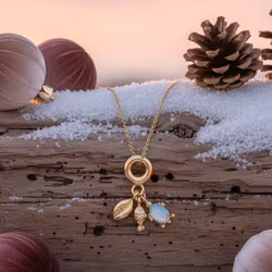 Gullkjede med Havinspirerte Detaljer