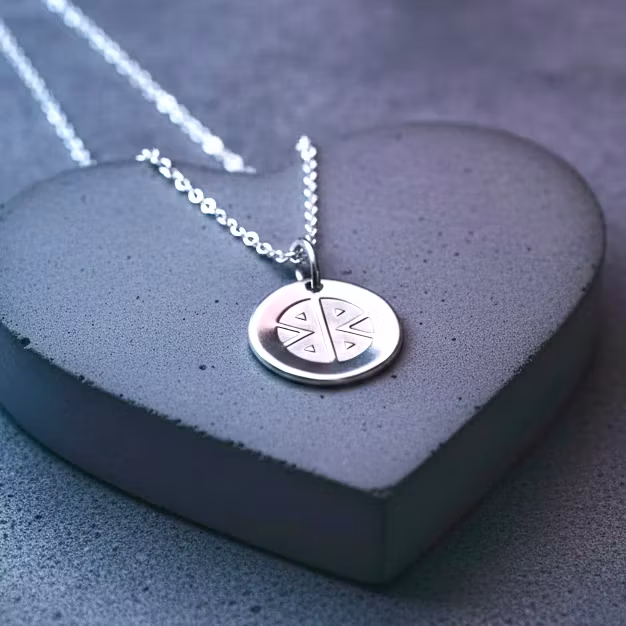 "Pieces of me Silver Necklace" - STRONG