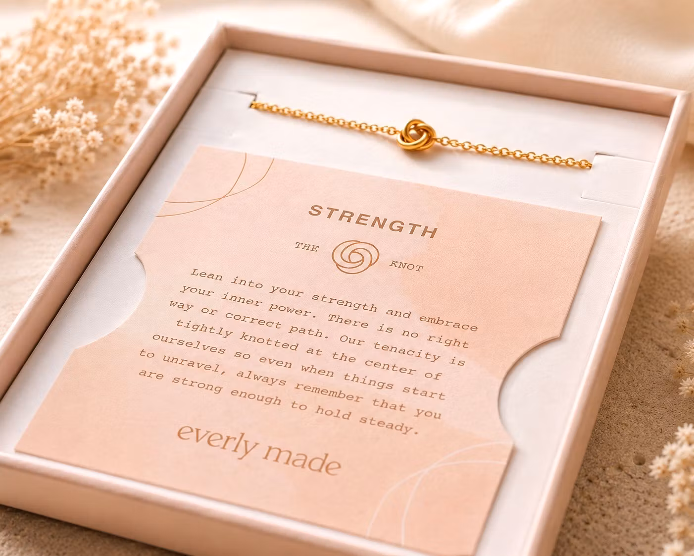 Everly Made - STRENGTH Gullarmbånd
