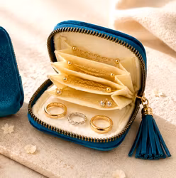 Elegant smykkepung i myk velur