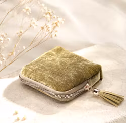Elegant smykkepung i myk velur