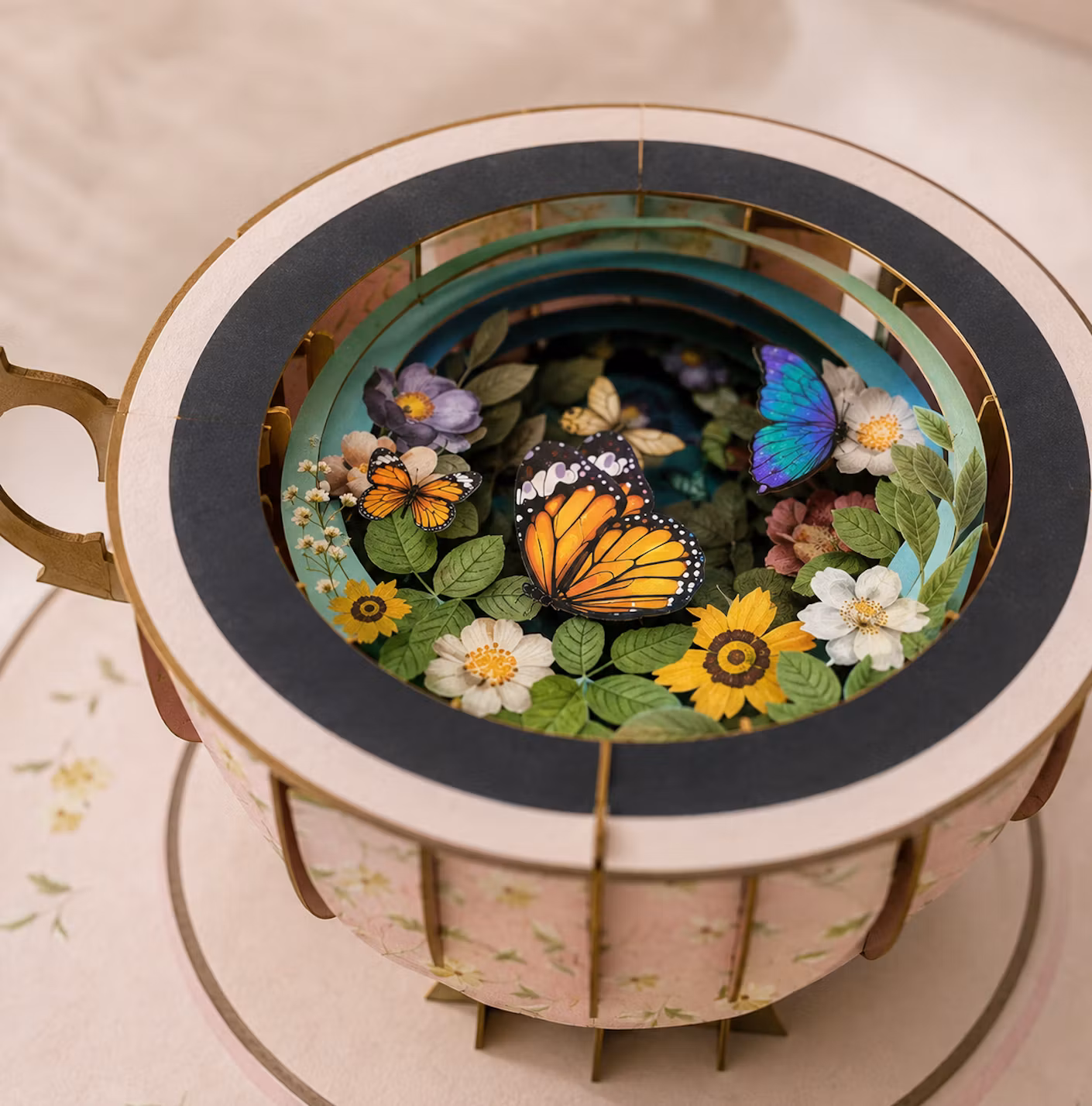 A Cup of Tea Pop Up Card - Sommerfugl
