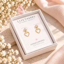 Life Charms - Gullfargede hjerteøredobber – elegante og tidløse