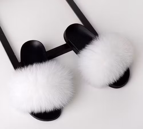 SLIPPERS WHITE