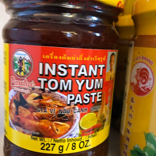 Instant tom yum paste