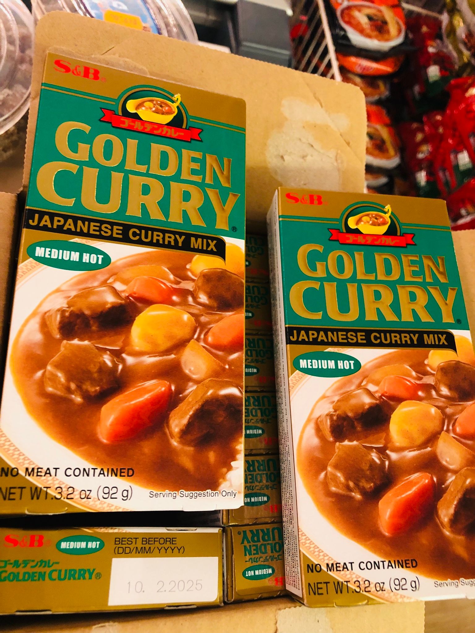 S&B GOLDEN CURRY MED-HOT 92G