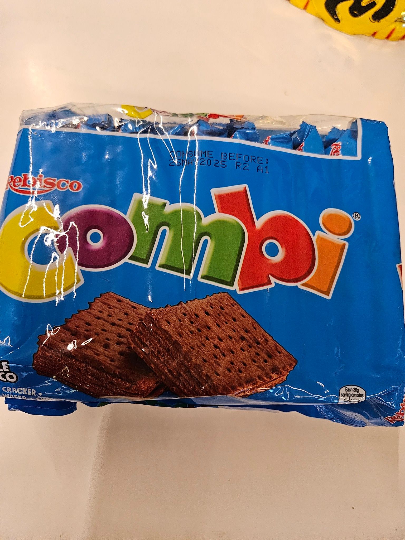 Crunchy | Delicious Combi Triple Choco Cracker Sandwich 30g × 10 Pcs  ( ikke på lager)