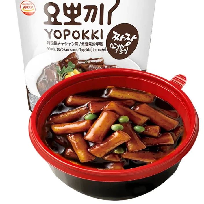 YOPOKKI Inst Black soybean Topokki CUP 120g ( ikke på lager )