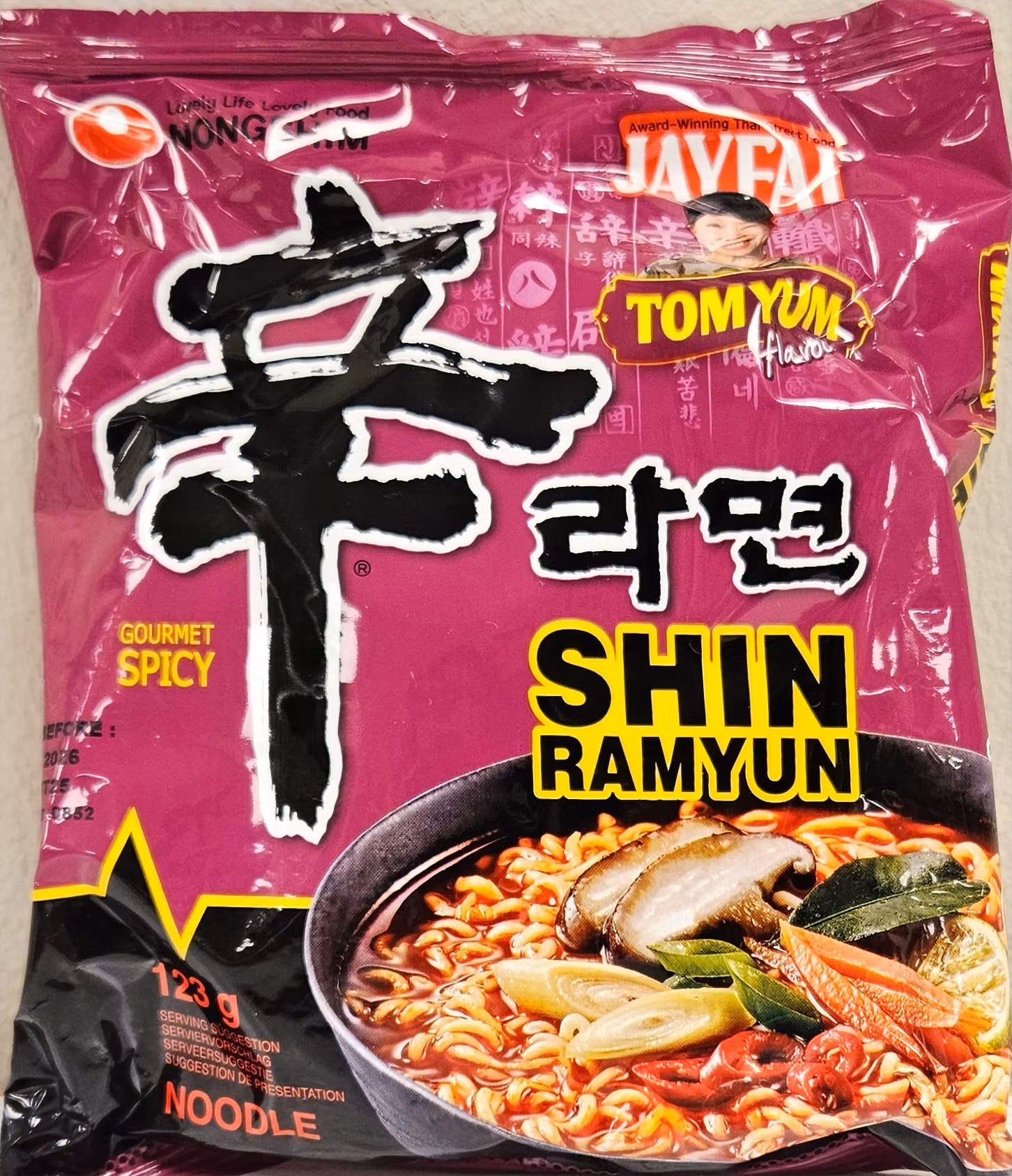 NONGSHIM TOM YUM FLAVOR  GOURMET SPICY