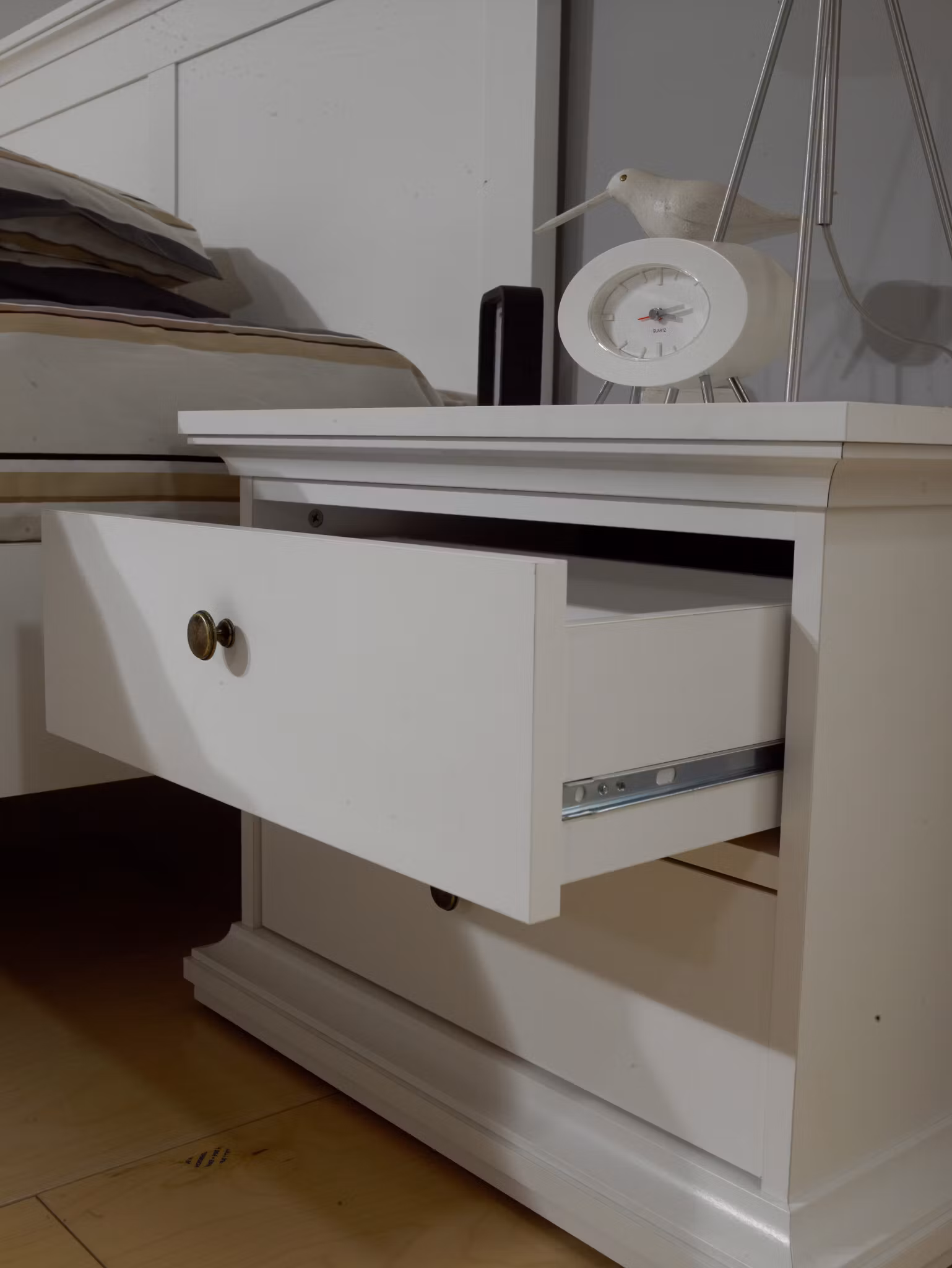PARIS 70301 Sängbord med 2 lådor