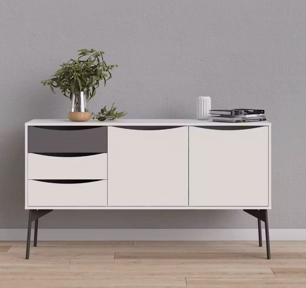 FUR VIT 86133 Skänk med 2 dörrar och 3 lådor