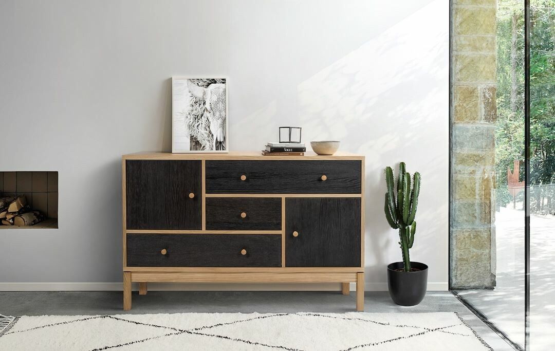 ABBEY OAK / CHARCOAL Sideboard med 2 dörrar och 3 lådor