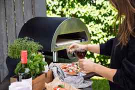 Pizzaugn Sentosa - Venture Home
